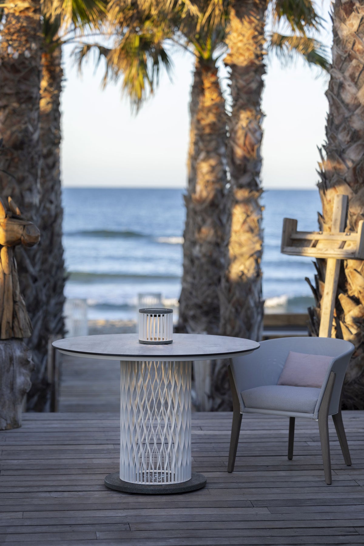 CADIX – Table solaire Ø 110 – vue 3 – Exception Design