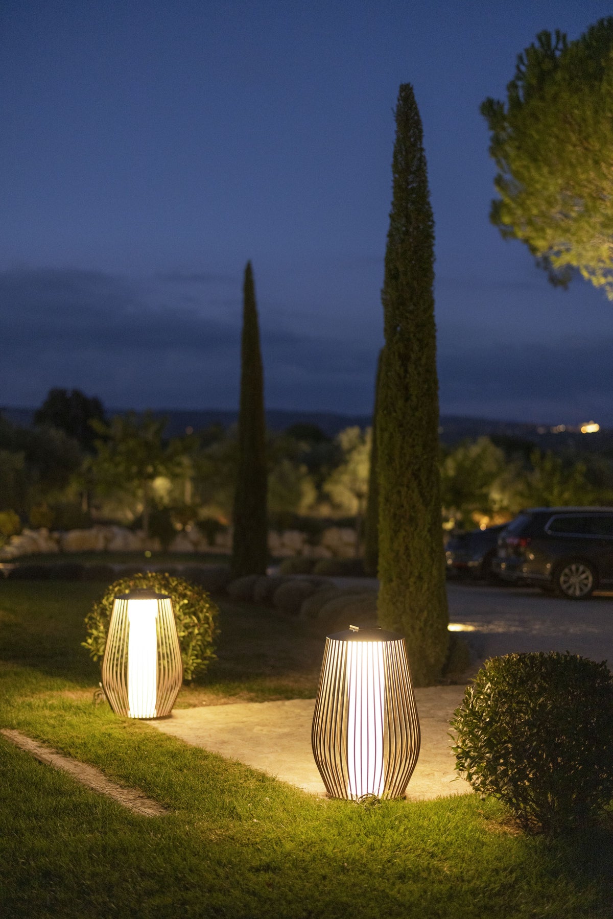 MANDALEY – Lampe solaire – vue 3 – Exception Design