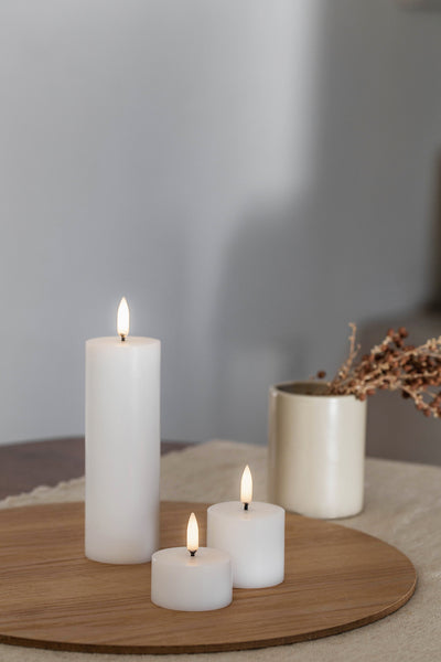 Bougie LED pilier ivoire finition lisse 5 x 2,8 cm – vue 2 – Exception Design